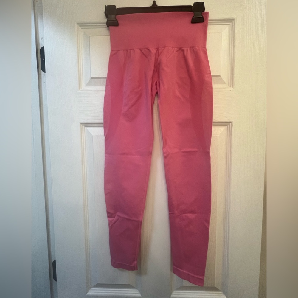 NVGTN bubble gum pink Contour leggings